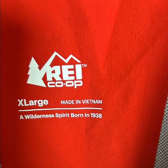 Raincoat red REI x-large - Picture 2 of 3